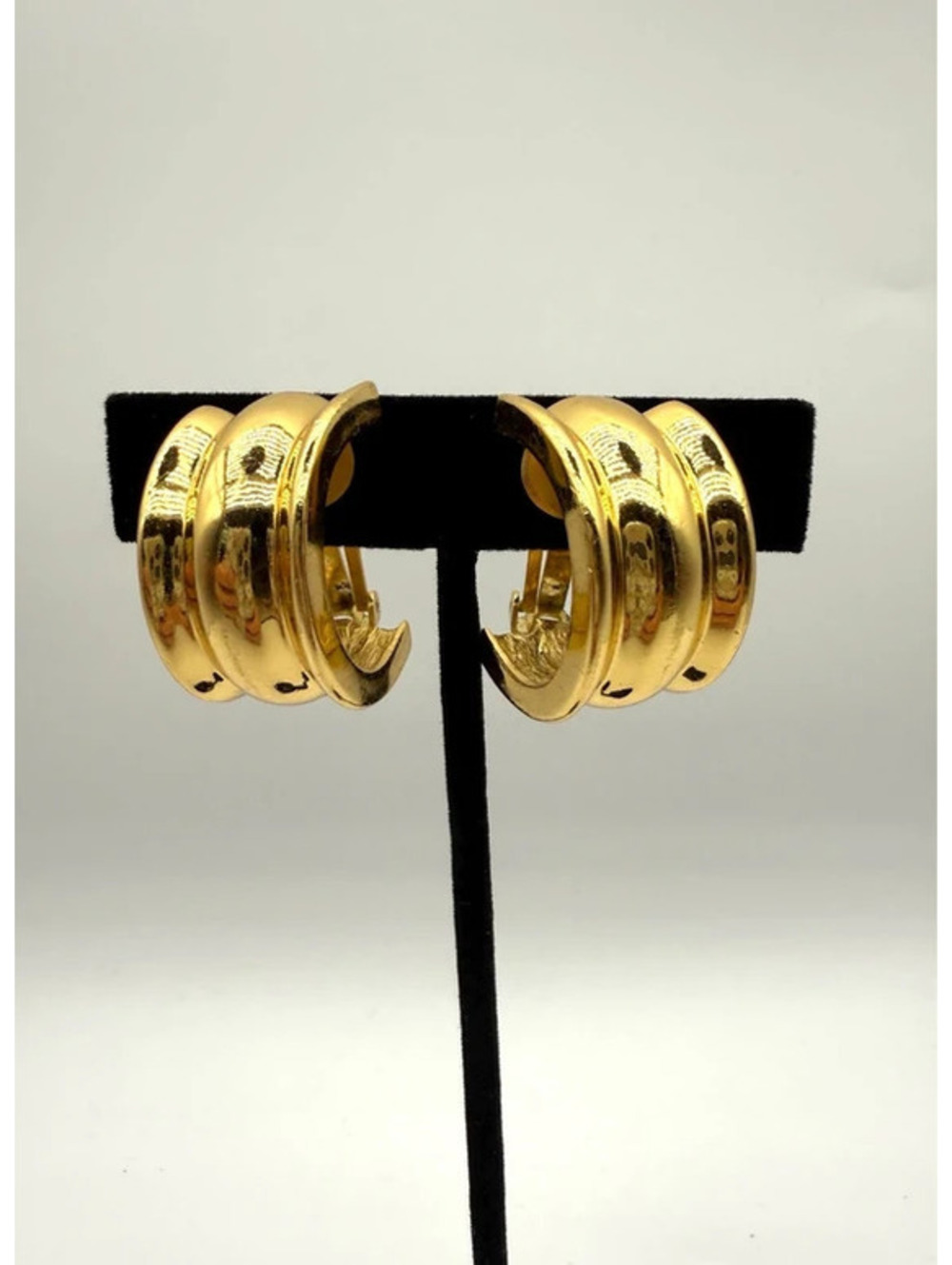 Vintage Christian Dior Clip On Earrings Gold Tone Chunky [COPY]